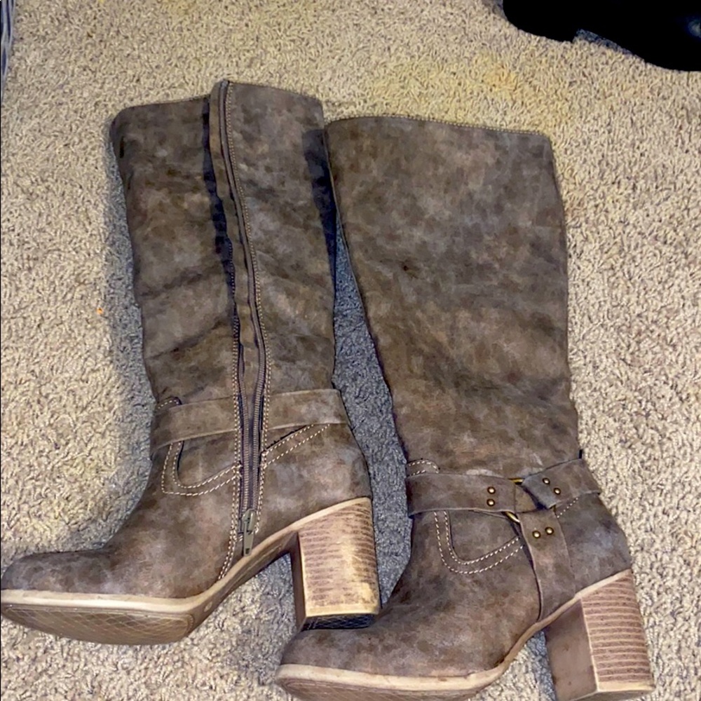 Gray/brown valve high boots